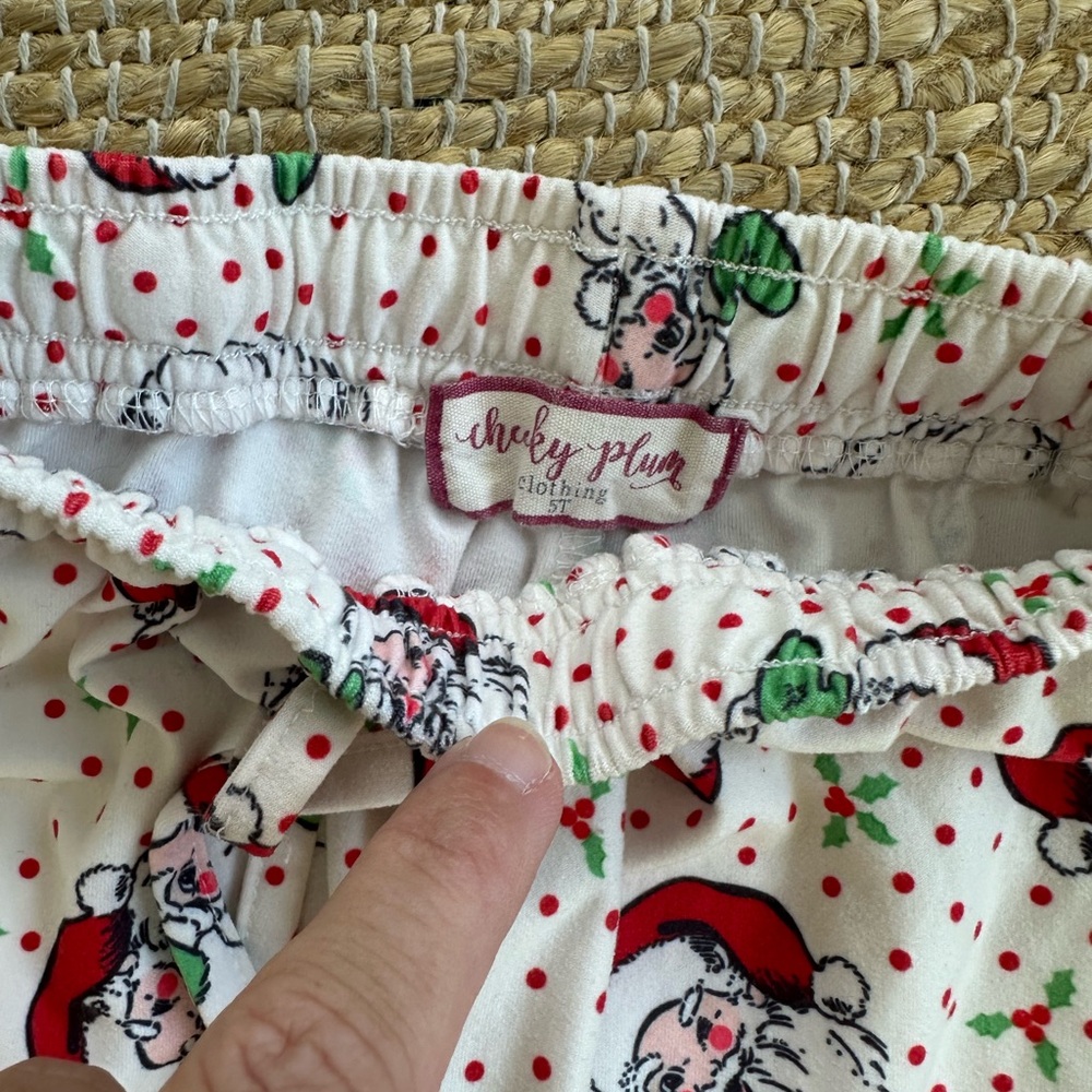 Cheeky Plum Vintage Santa Christmas Pajamas, super soft flannel like size 5 - Picture 3 of 8
